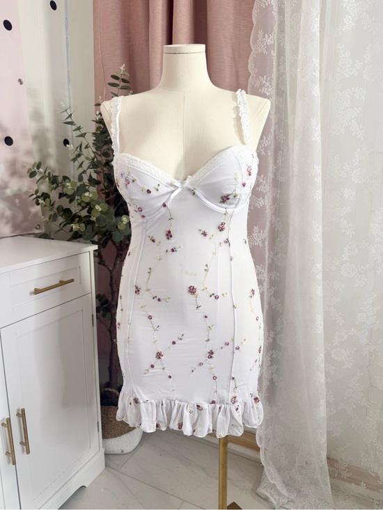 Sugar Thrillz Dresses & Skirts - Sugar Thrillz White Floral Lace-Trim Slip Dress BIN#16